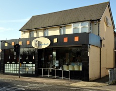 Taj Mahal restaurant, Crawley