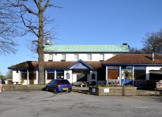 Exterior of the White Knight pub, Pound Hill, Crawley